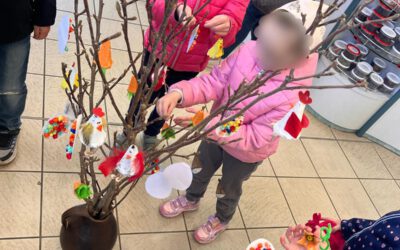 Osterschmuck für die Emmelner Apotheke